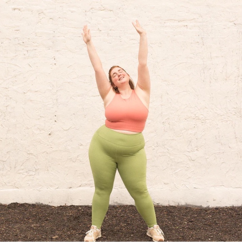 Girlfriend collective leggings in Mantis